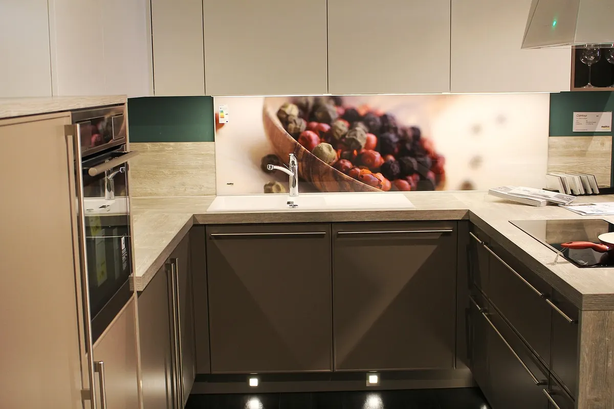How to Clean an Oven Without Harsh Fumes: A Step-by-Step Guide